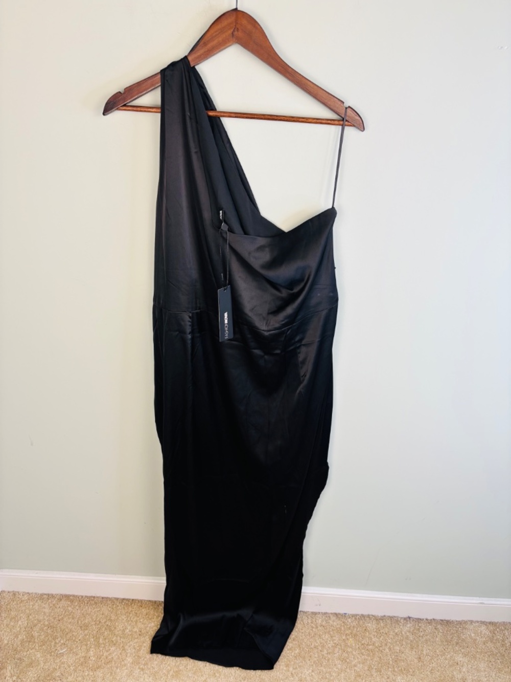 Fashion Nova One Shoulder Satin Maxi Dress NWT Size 2X - Picture 4 of 4